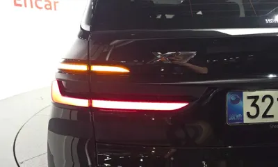 BMW X7 2025, 8837 км, за 87822.09 USD - фото 23