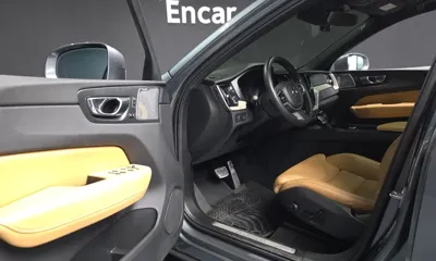 Volvo XC60 2018, 90255 км, за 16263.35 USD - фото 10