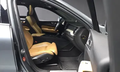 Volvo XC60 2018, 90255 км, за 16263.35 USD - фото 11