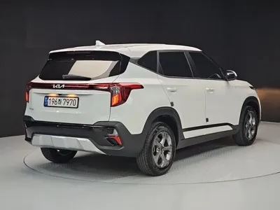 Kia Seltos 2024, 9552 км, за 17746.86 USD