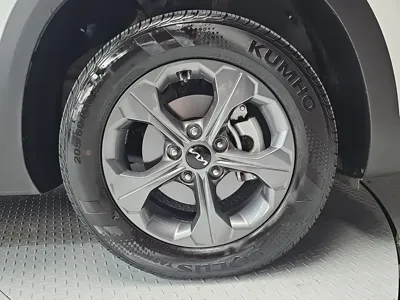 Kia Seltos 2024, 9552 км, за 17746.86 USD