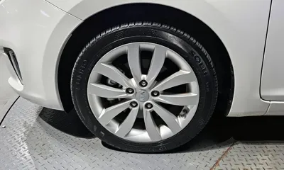 Kia Carens 2016, 19932 км, за 6541.13 USD
