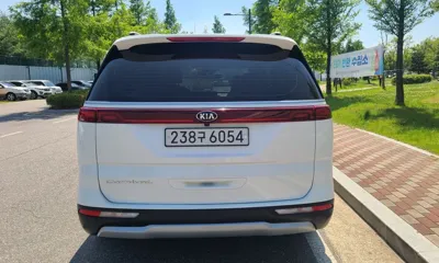 Kia Canival 2021, 81556 км, за 12929.85 USD