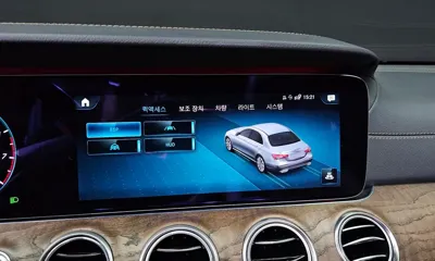 Mercedes-Benz E-Class 2021, 85138 км, за 22252.86 USD - фото 18