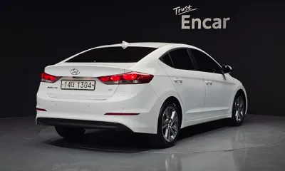 Hyundai Avante 2018, 82724 км, за 7100.98 USD
