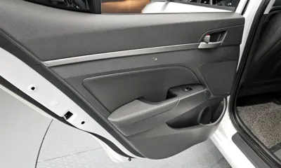 Hyundai Avante 2018, 82724 км, за 7100.98 USD - фото 25