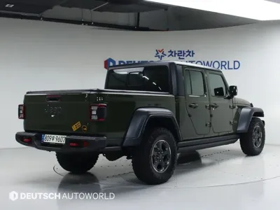 Jeep Gladiator 2021, 32947 км, за 31160.58 USD