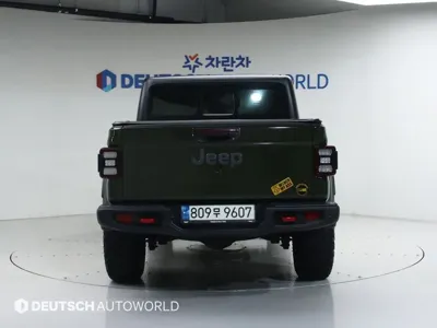 Jeep Gladiator 2021, 32947 км, за 31160.58 USD