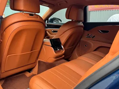 Bentley Flying Spur 2021, 29000 км, за 266395.3 USD - фото 7