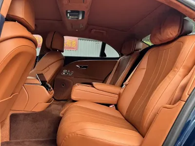 Bentley Flying Spur 2021, 29000 км, за 266395.3 USD - фото 10