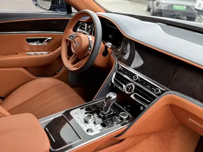 Bentley Flying Spur 2021, 29000 км, за 266395.3 USD - фото 15
