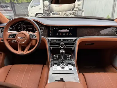 Bentley Flying Spur 2021, 29000 км, за 266395.3 USD - фото 19