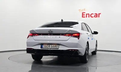 Hyundai Avante 2022, 56674 км, за 12703.59 USD