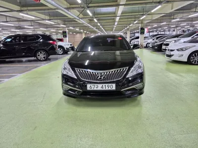 Hyundai Grandeur 2016, 160000 км, за 4164.47 USD