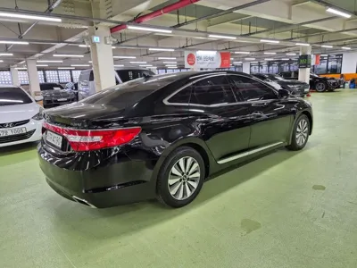 Hyundai Grandeur 2016, 160000 км, за 4164.47 USD