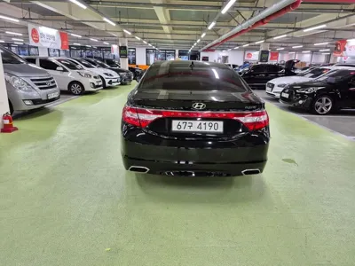 Hyundai Grandeur 2016, 160000 км, за 4164.47 USD