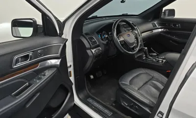 Ford Explorer 2018, 76079 км, за 11166.17 USD - фото 11