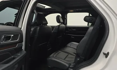 Ford Explorer 2018, 76079 км, за 11166.17 USD - фото 12