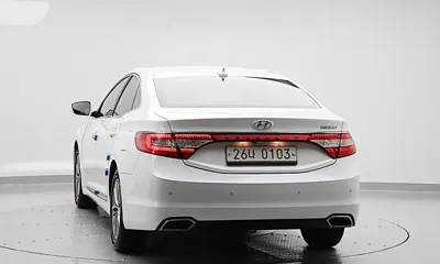 Hyundai Grandeur 2017, 63717 км, за 6082.97 USD