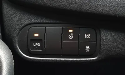 Kia Carens 2016, 254117 км, за 3275.57 USD - фото 17