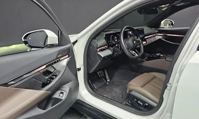 BMW 5-Series 2025, 11854 км, за 42011.29 USD - фото 10