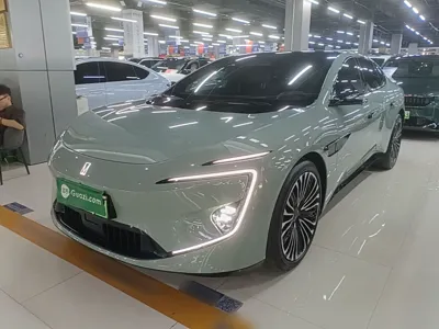 Avatr 12 · 2023 год