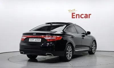 Hyundai Grandeur 2016, 175337 км, за 4493.06 USD