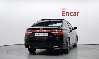 Hyundai Grandeur 2016, 175337 км, за 4493.06 USD
