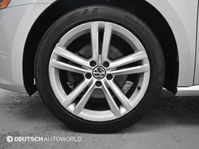 Volkswagen Passat 2015, 112825 км, за 3039.31 USD