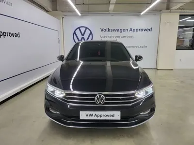 Volkswagen Passat 2021, 89118 км, за 15005.3 USD