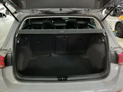 Volkswagen Golf 2024, 26900 км, за 15715.05 USD