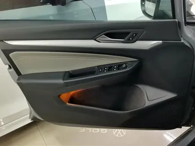 Volkswagen Golf 2024, 26900 км, за 15715.05 USD - фото 7
