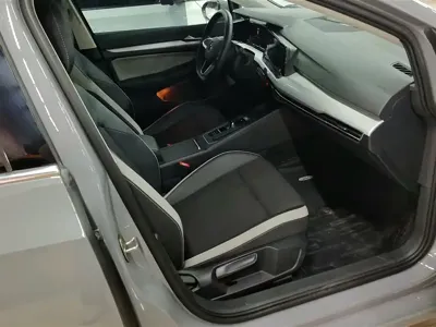 Volkswagen Golf 2024, 26900 км, за 15715.05 USD - фото 8