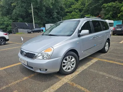 Kia Canival · 2010 год