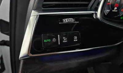 Audi Q7 2020, 52344 км, за 31777.03 USD - фото 20