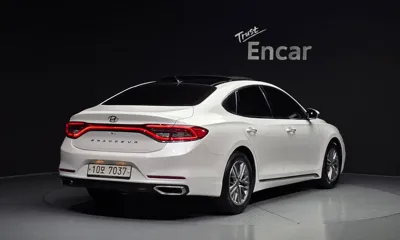 Hyundai Grandeur 2018, 61392 км, за 9518.18 USD