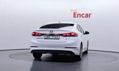 Hyundai Avante 2018, 79494 км, за 7097.74 USD