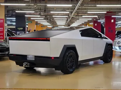 Tesla Cybertruck 2026, 12000 км, за 118984.75 USD