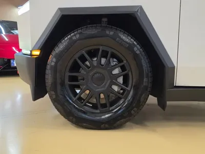 Tesla Cybertruck 2026, 12000 км, за 118984.75 USD