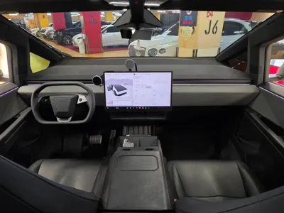 Tesla Cybertruck 2026, 12000 км, за 118984.75 USD - фото 7