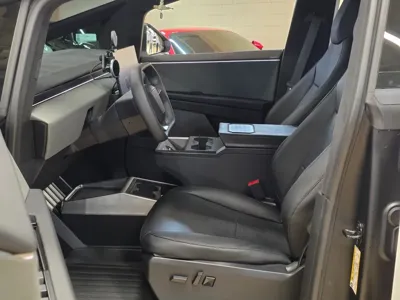 Tesla Cybertruck 2026, 12000 км, за 118984.75 USD - фото 9