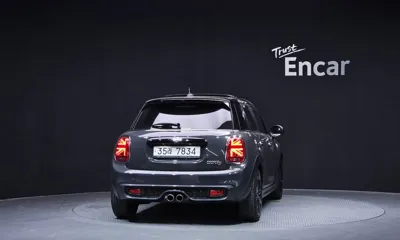 MINI Cooper 2019, 35601 км, за 12414.6 USD