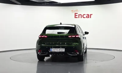 Peugeot 308 2023, 16130 км, за 17592.23 USD