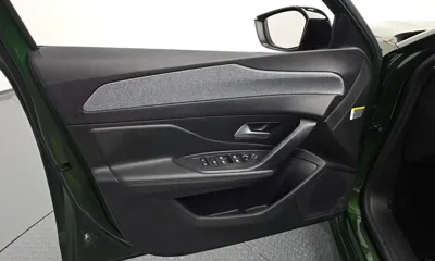 Peugeot 308 2023, 16130 км, за 17451.32 USD - фото 24