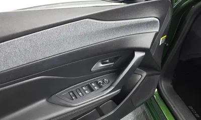 Peugeot 308 2023, 16130 км, за 17451.32 USD - фото 29