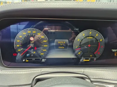 Mercedes-Benz S-Class 2019, 94000 км, за 27296.43 USD - фото 6
