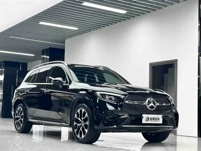 Mercedes-Benz GLC 2023, 35000 км, за 36806.17 USD