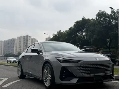 Changan UNI-V 2022, 50000 км, за 9067.7 USD