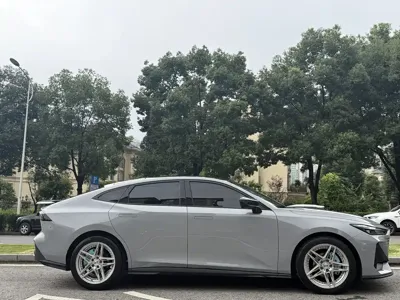 Changan UNI-V 2022, 50000 км, за 9067.7 USD