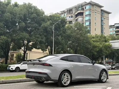 Changan UNI-V 2022, 50000 км, за 9067.7 USD